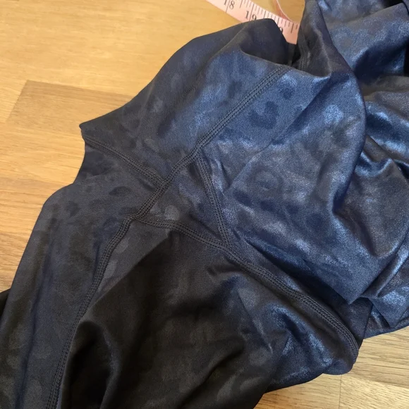 Carbon38 High Rise Full Length Legging In Leopard Takara Shine S - Picture 9 of 11